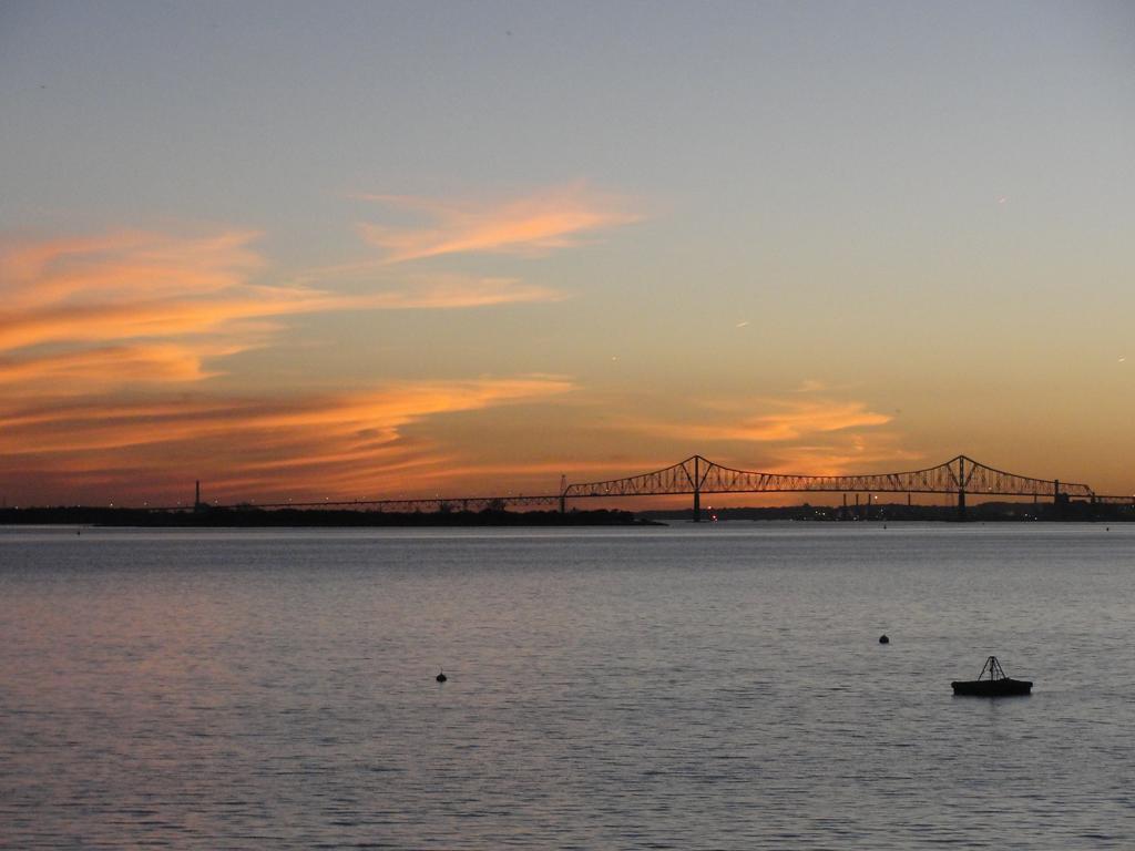 Waterfront Inn Phl Airport Эссингтон Экстерьер фото
